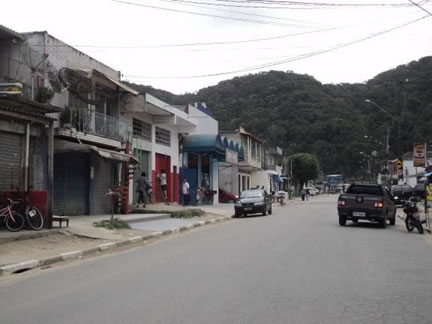  Figura 52. Avenida principal de Vila Nova, com pavimentação e acesso ao ponto final de ônibus.
