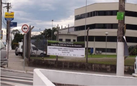 Figura 4. Faixa colocada na UNAERP, ponto de grande movimento no Guarujá.